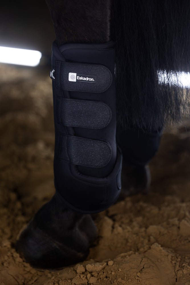 ESKADRON PRO DRESSAGE OCHRANIACZE DLA KONIA TYŁY DYNAMIC - Eskadron Equishop