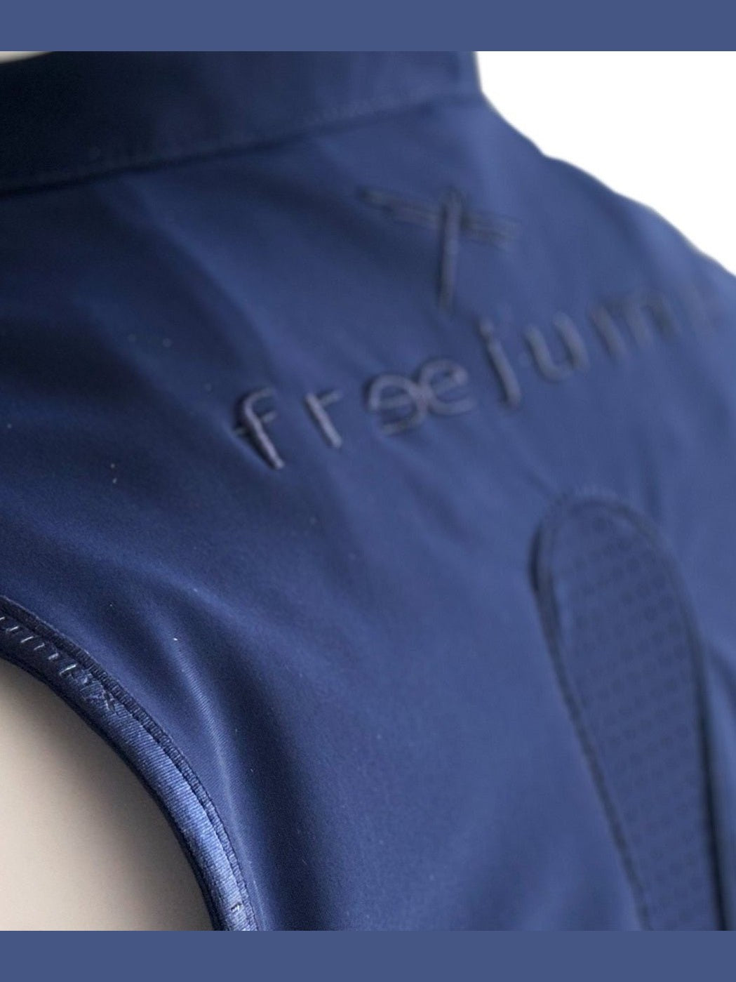 FREEJUMP AIRBAG WYBUCHOWA KAMIZELKA OCHRONNA DLA JEŹDŹCA SLIM FIT GRANATOWA - Freejump Equishop
