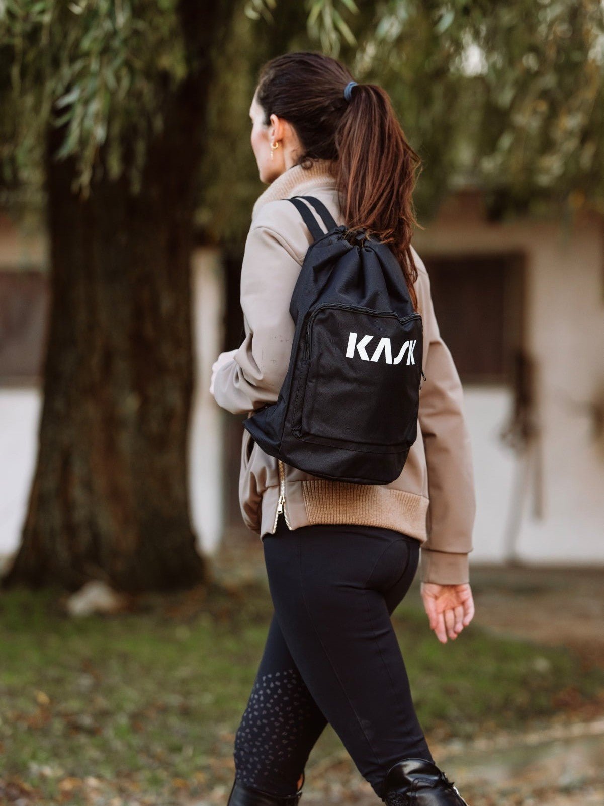 KASK DOGMA PLECAK NA KASK JEŹDZIECKI - KASK Equishop