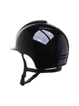 KEP ITALIA CROMO 2.0 POLISH KASK JEŹDZIECKI SUEDE BLACK NEBULA SILV/BLACK STRAP/MIRROR SILVER/SILVER LOGO CZARNY