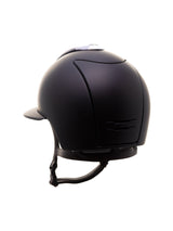 KEP ITALIA CROMO 2.0 TEXTILE KASK JEŹDZIECKI BROWN CHINSTRAP/TEXTILE FRAME GRID SUBGRID/SILVER SHINE LOGO BRĄZOWY