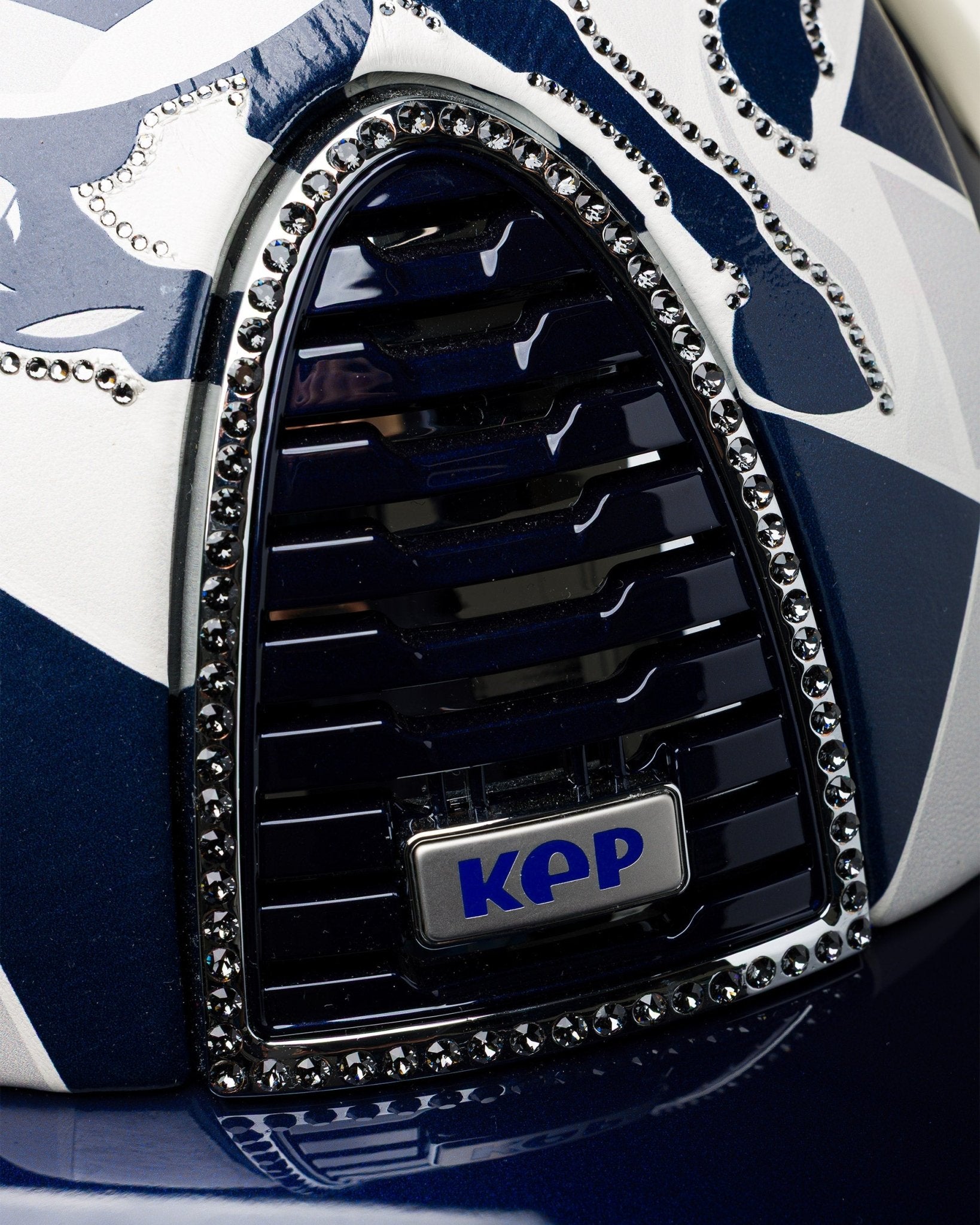 KEP ITALIA CROMO 2.0 POLISH KASK JEŹDZIECKI SILVER NIGHT SWARO/CHROME/FURIUS FRONTAL GRANATOWY - Kep Italia Equishop