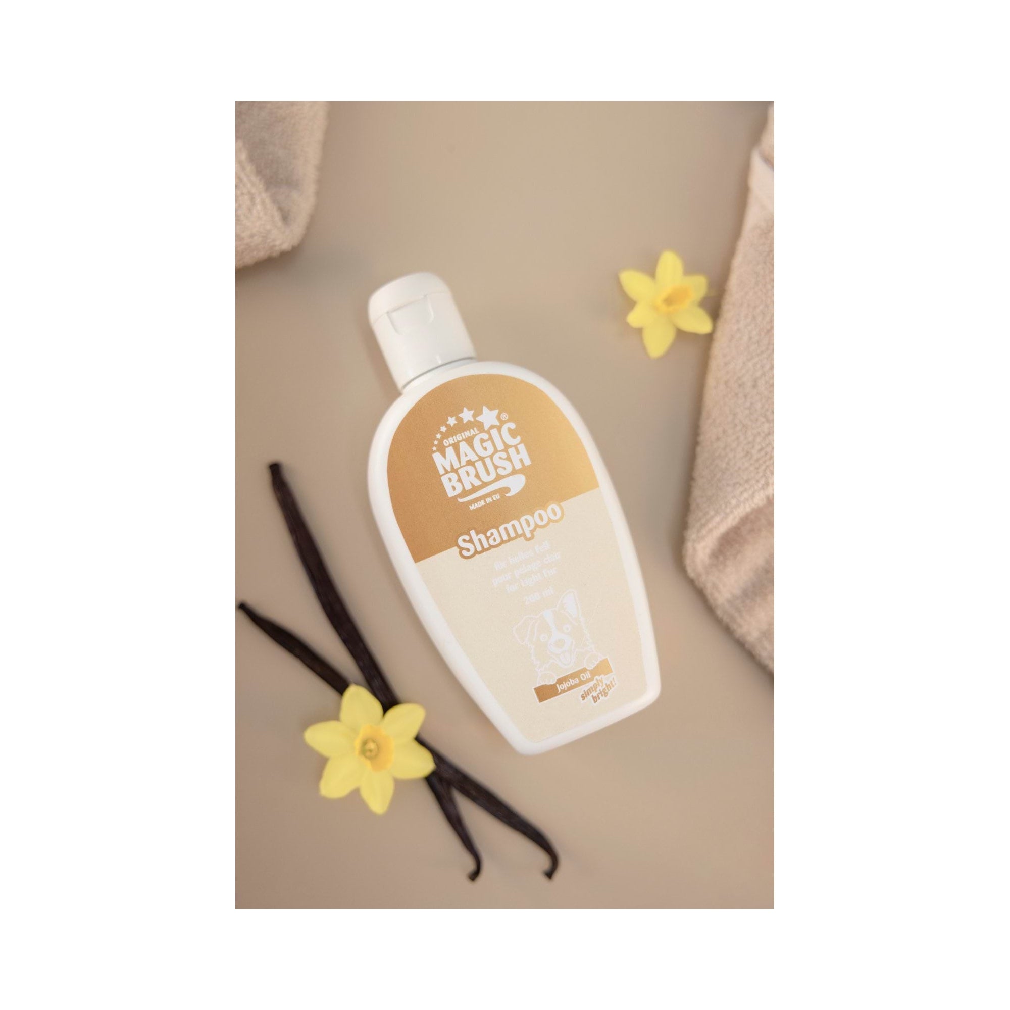 MAGIC BRUSH SZAMPON DLA PSA DO JASNEJ SIERŚCI WANILIOWY 200 ML - Magic Brush Equishop