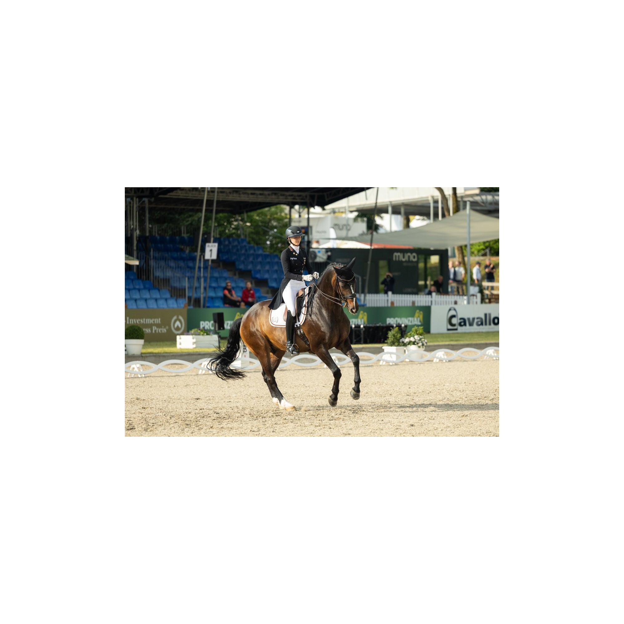 PIKEUR LAURE SD BRYCZESY JEŹDZIECKIE Z WYSOKIM STANEM BIAŁE DAMSKIE