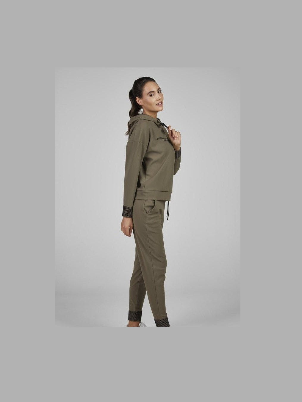 PIKEUR FUNKCYJNA BLUZA Z KAPTUREM DLA JEŹDŹCA DAMSKA SELECTION - Pikeur Equishop