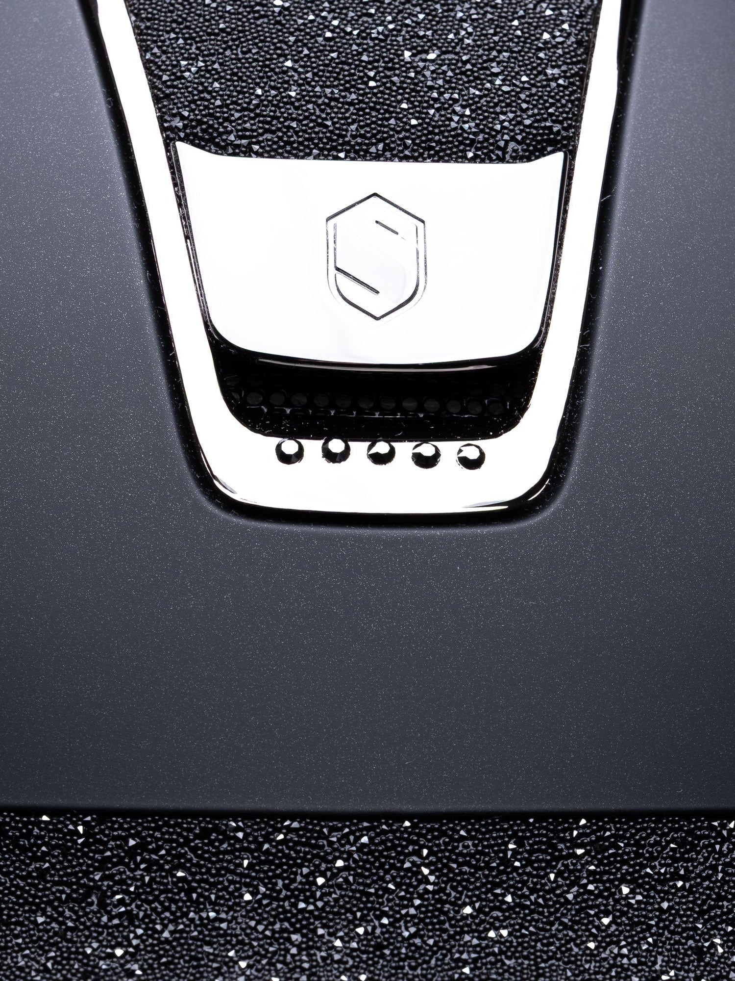 SAMSHIELD KASK MISS SHIELD 2.0 SHADOWMATT / SHINY CRYSTAL FABRIC / 5 SWAROVSKI JETH / CZARNY