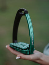 TECH STIRRUPS STRZEMIONA JEŹDZIECKIE Z NACHYLONĄ STOPKĄ VENICE SLOPED EVO CONTRAST ED - Tech Stirrups Equishop