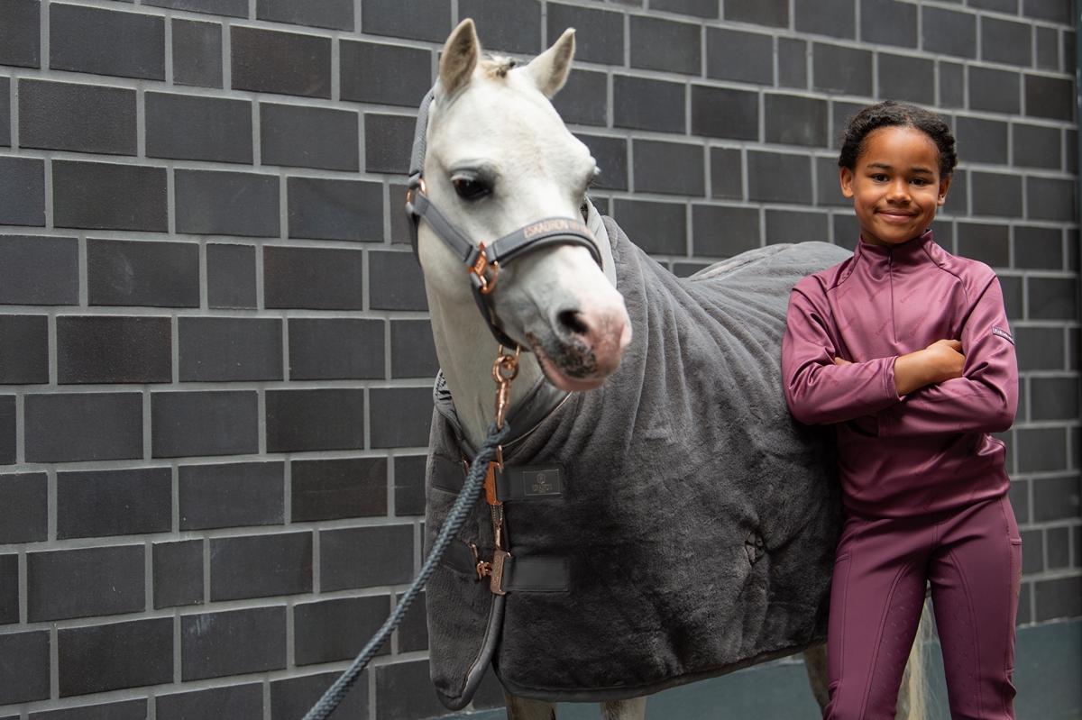 dziewczynka_z_koniem